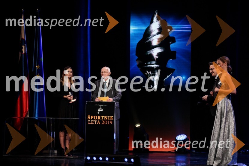  ... ;  Viki Krevsel, nekdanji odbojkarski trener;  Saša  Jerković, novinar;  Ajda Smrekar, igralkaŠportnik leta 2019