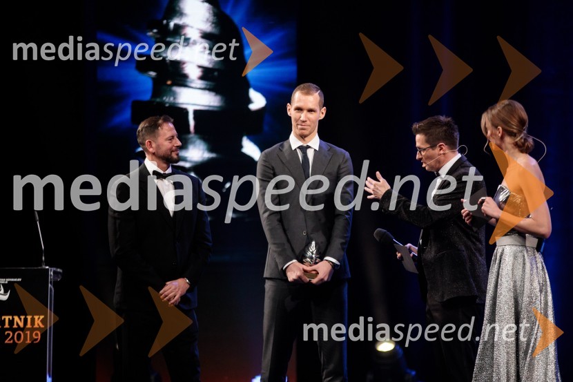  Alberto Giuliani, selektor Slovenske odbojkarske reprezentance;  Tine  Urnaut, kapetan slovenske odbojkarske reprezentance;  Saša  Jerković, novinar;  Ajda Smrekar, igralkaŠportnik leta 2019