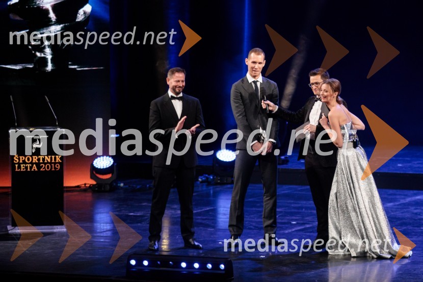  Alberto Giuliani, selektor Slovenske odbojkarske reprezentance;  Tine  Urnaut, kapetan slovenske odbojkarske reprezentance;  Saša  Jerković, novinar;  Ajda Smrekar, igralkaŠportnik leta 2019