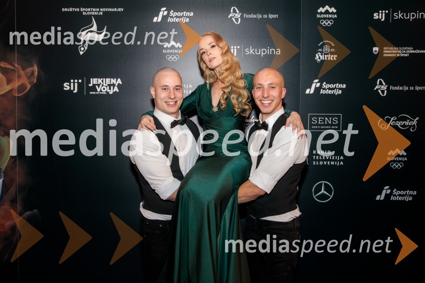  Blaž Slanič, F&B Acrobatics;  Nika Kljun, plesalka;  Filip Kržišnik, F&B AcrobaticsŠportnik leta 2019