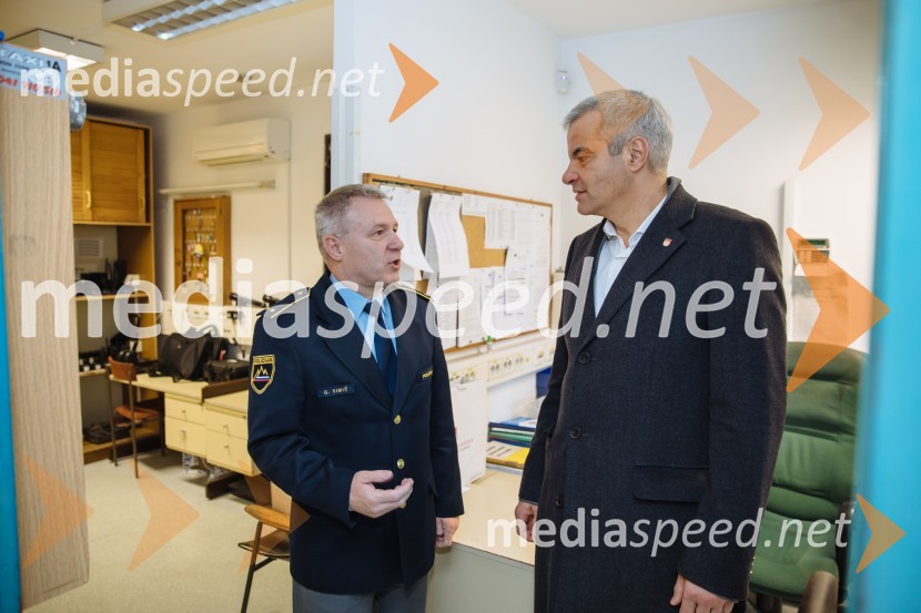  ... ;  Aleksander Saša Arsenovič, župan, Mestna občina MariborŽupanov obisk MO Maribor intervencijskih služb, porodnišnice in Doma pod Gorco