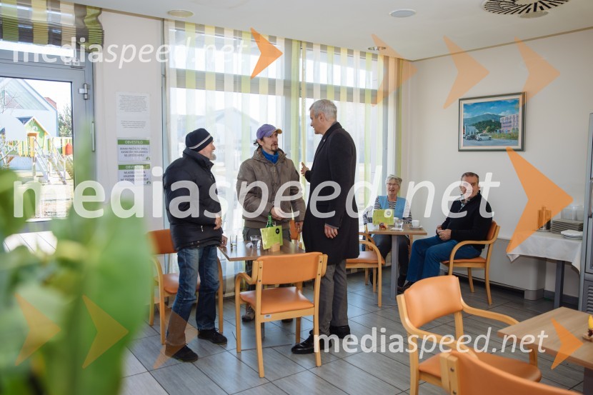  ... ;  ... ;  Aleksander Saša Arsenovič, župan, Mestna občina MariborŽupanov obisk MO Maribor intervencijskih služb, porodnišnice in Doma pod Gorco
