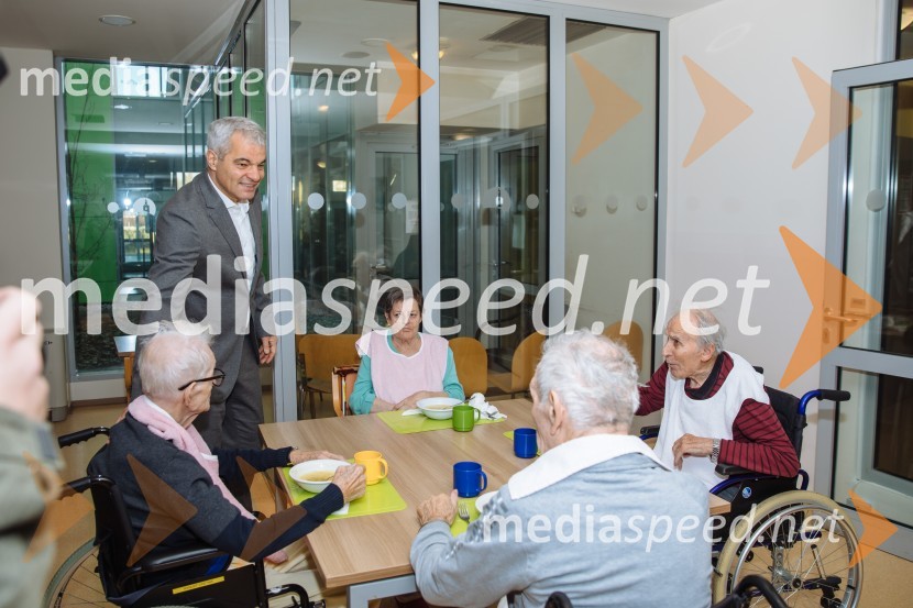  Aleksander Saša Arsenovič, župan, Mestna občina Maribor;  ... ;  ... Županov obisk MO Maribor intervencijskih služb, porodnišnice in Doma pod Gorco