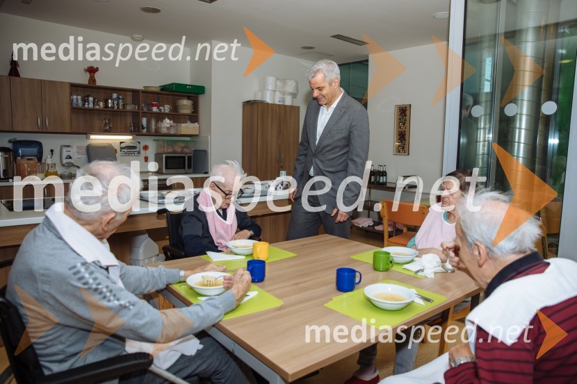  ... ;  ... ;  Aleksander Saša Arsenovič, župan, Mestna občina Maribor;  ... Županov obisk MO Maribor intervencijskih služb, porodnišnice in Doma pod Gorco