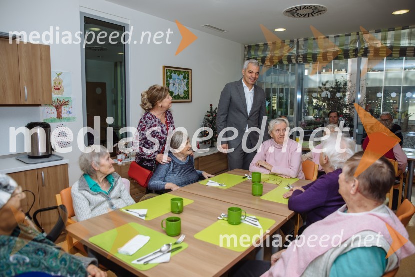  ... ;  ... ;  ... ;  Aleksander Saša Arsenovič, župan, Mestna občina Maribor;  ... ;  ... Županov obisk MO Maribor intervencijskih služb, porodnišnice in Doma pod Gorco