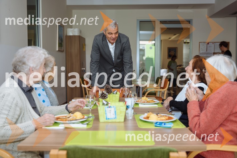  Aleksander Saša Arsenovič, župan, Mestna občina MariborŽupanov obisk MO Maribor intervencijskih služb, porodnišnice in Doma pod Gorco