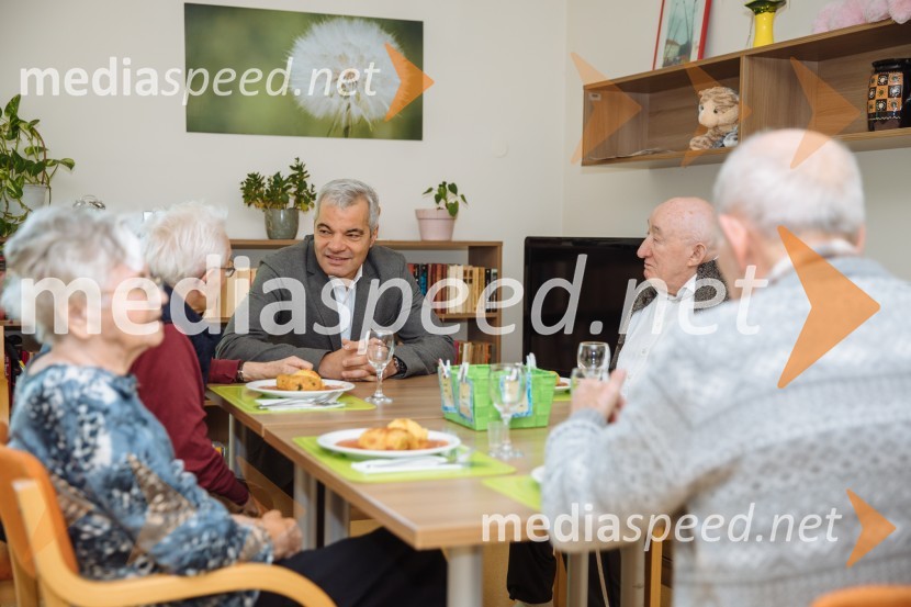  Aleksander Saša Arsenovič, župan, Mestna občina MariborŽupanov obisk MO Maribor intervencijskih služb, porodnišnice in Doma pod Gorco