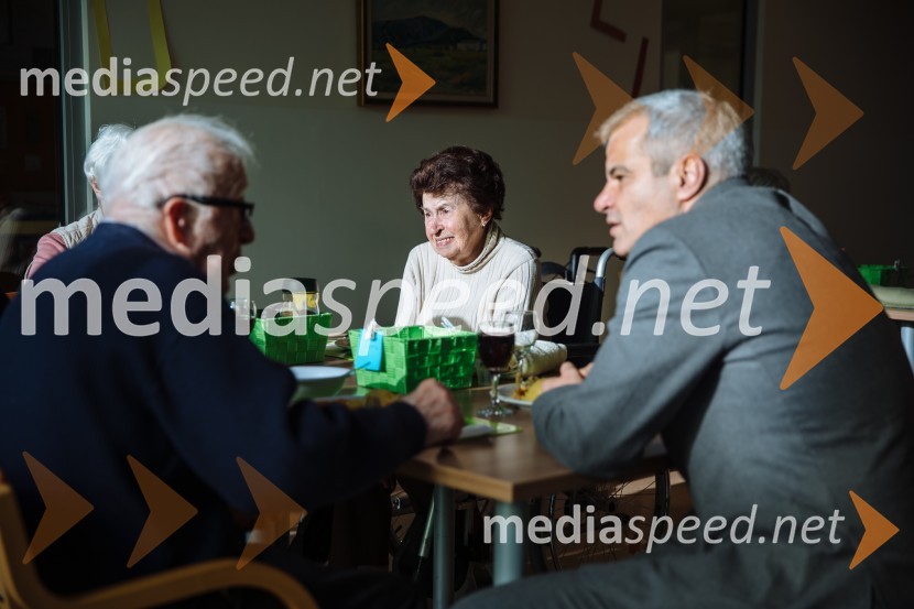  ... ;  ... ;  Aleksander Saša Arsenovič, župan, Mestna občina MariborŽupanov obisk MO Maribor intervencijskih služb, porodnišnice in Doma pod Gorco