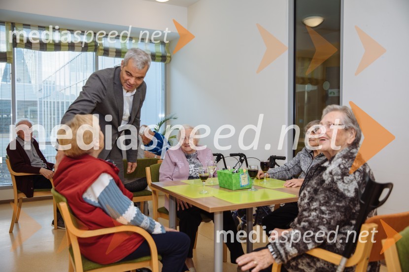  ... ;  Aleksander Saša Arsenovič, župan, Mestna občina Maribor;  ... ;  ... Županov obisk MO Maribor intervencijskih služb, porodnišnice in Doma pod Gorco