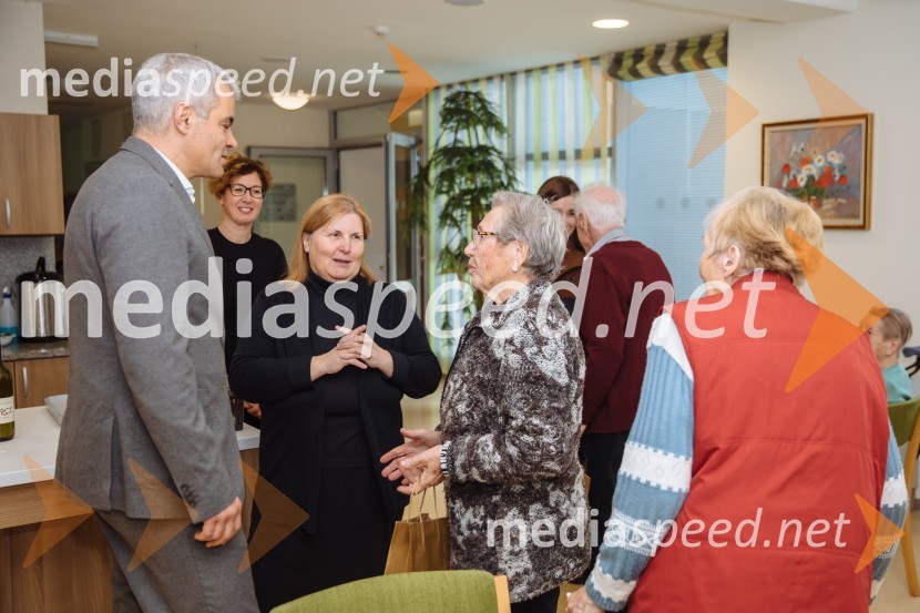  Aleksander Saša Arsenovič, župan, Mestna občina Maribor;  ... ;  ... ;  ... Županov obisk MO Maribor intervencijskih služb, porodnišnice in Doma pod Gorco