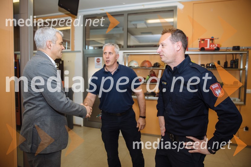  Aleksander Saša Arsenovič, župan, Mestna občina Maribor;  ... ;  ... Županov obisk MO Maribor intervencijskih služb, porodnišnice in Doma pod Gorco