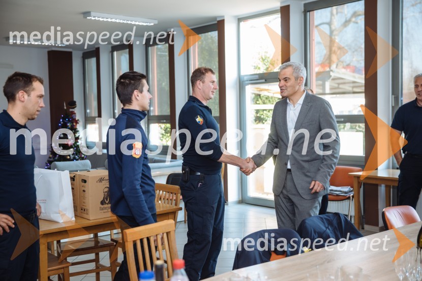  ... ;  ... ;  ... ;  Aleksander Saša Arsenovič, župan, Mestna občina MariborŽupanov obisk MO Maribor intervencijskih služb, porodnišnice in Doma pod Gorco