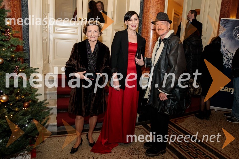  Bernarda Lasan;  Melita Berzelak, odgovorna urednica revij Zarja in Pomagaj si sam;  Rok  Lasan, nekdanji manekenSlovenka leta 2019 je Ninna Kozorog