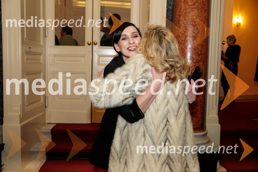  Melita Berzelak, odgovorna urednica revij Zarja in Pomagaj si sam;  ... Slovenka leta 2019 je Ninna Kozorog