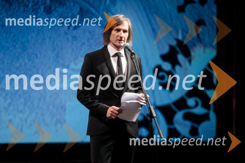  Uroš  Macerl , okoljski aktivist Slovenka leta 2019 je Ninna Kozorog