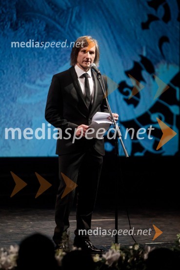  Uroš  Macerl , okoljski aktivist Slovenka leta 2019 je Ninna Kozorog