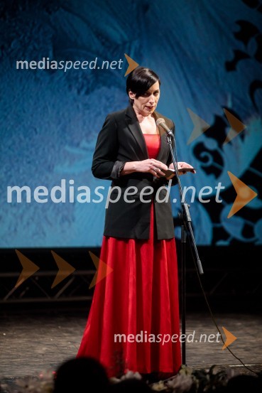  Melita Berzelak, odgovorna urednica revij Zarja in Pomagaj si samSlovenka leta 2019 je Ninna Kozorog