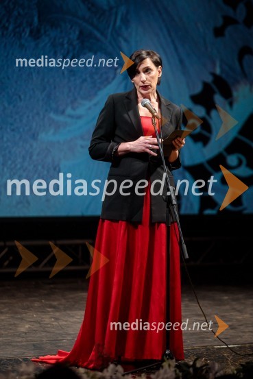  Melita Berzelak, odgovorna urednica revij Zarja in Pomagaj si samSlovenka leta 2019 je Ninna Kozorog