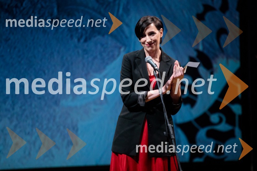  Melita Berzelak, odgovorna urednica revij Zarja in Pomagaj si samSlovenka leta 2019 je Ninna Kozorog