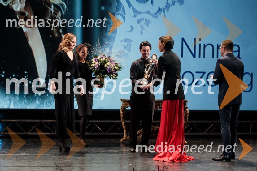 dr. Ninna Kozorog, zdravnica, predsednica društva Humanitarček;  ... ;  ... ;  Melita Berzelak, odgovorna urednica revij Zarja in Pomagaj si sam;  Marjan  Šarec, predsednik Vlade Republike SlovenijeSlovenka leta 2019 je Ninna Kozorog