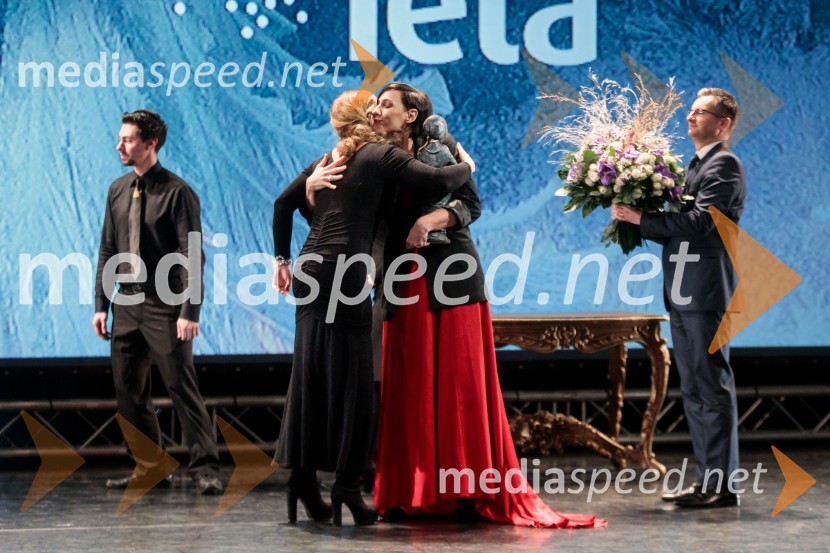  ... ; dr. Ninna Kozorog, zdravnica, predsednica društva Humanitarček;  Melita Berzelak, odgovorna urednica revij Zarja in Pomagaj si sam;  Marjan  Šarec, predsednik Vlade Republike SlovenijeSlovenka leta 2019 je Ninna Kozorog