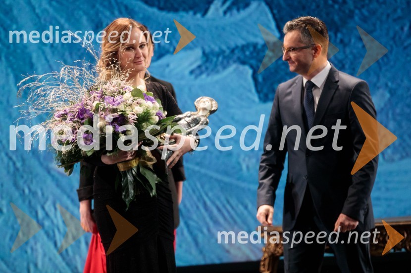 dr. Ninna Kozorog, zdravnica, predsednica društva Humanitarček;  Marjan  Šarec, predsednik Vlade Republike SlovenijeSlovenka leta 2019 je Ninna Kozorog