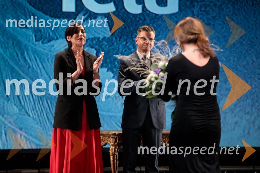  Melita Berzelak, odgovorna urednica revij Zarja in Pomagaj si sam;  Marjan  Šarec, predsednik Vlade Republike Slovenije; dr. Ninna Kozorog, zdravnica, predsednica društva HumanitarčekSlovenka leta 2019 je Ninna Kozorog