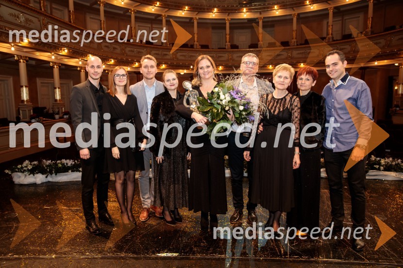  ... ;  ... ;  ... ;  ... ; dr. Ninna Kozorog, zdravnica, predsednica društva Humanitarček;  ... ;  ... ;  ... ;  ... Slovenka leta 2019 je Ninna Kozorog