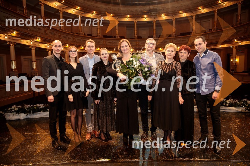  ... ;  ... ;  ... ; dr. Ninna Kozorog, zdravnica, predsednica društva Humanitarček;  ... ;  ... ;  ... ;  ... Slovenka leta 2019 je Ninna Kozorog