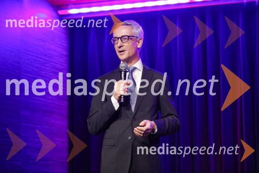 dr. Jernej Pikalo, minister za izobraževanje, znanost in šport  RSInženirka leta 2019 je Aida Kamišalić Latifić