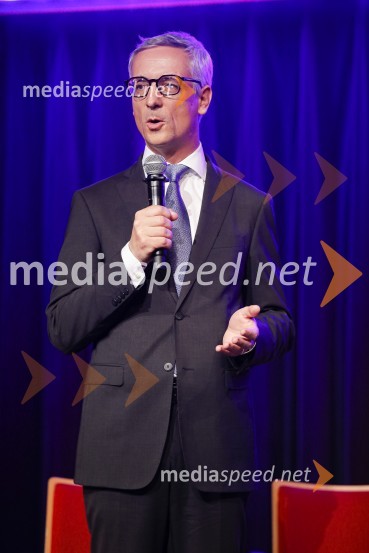 dr. Jernej Pikalo, minister za izobraževanje, znanost in šport  RSInženirka leta 2019 je Aida Kamišalić Latifić