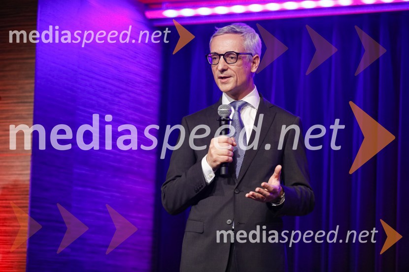 dr. Jernej Pikalo, minister za izobraževanje, znanost in šport  RSInženirka leta 2019 je Aida Kamišalić Latifić