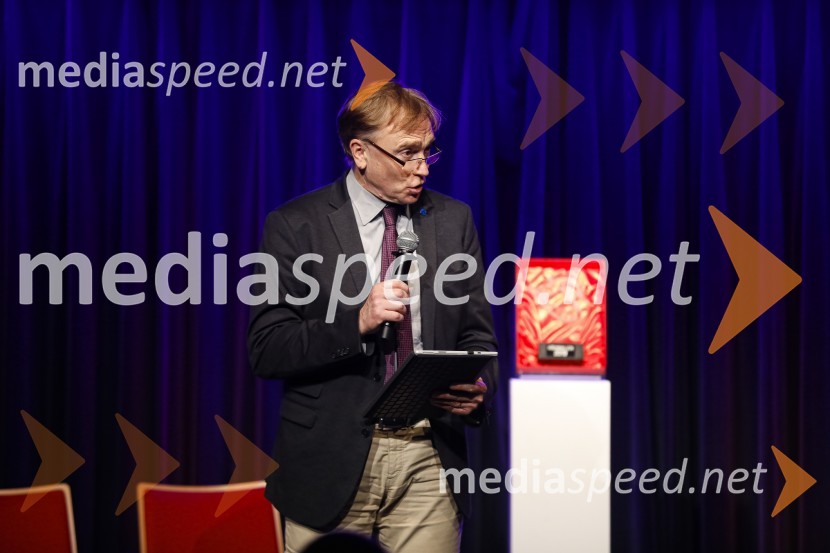 dr. Mark Pleško, CEO CosylabInženirka leta 2019 je Aida Kamišalić Latifić