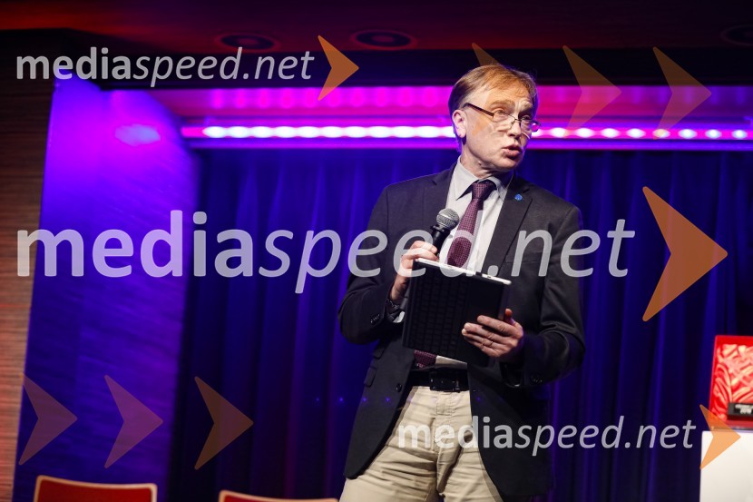 dr. Mark Pleško, CEO CosylabInženirka leta 2019 je Aida Kamišalić Latifić