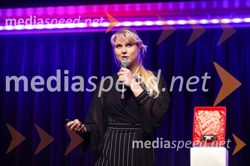 dr. Dora Domajnko, razvojna inženirka, RLS merilna tehnika, Inženirka leta 2018Inženirka leta 2019 je Aida Kamišalić Latifić