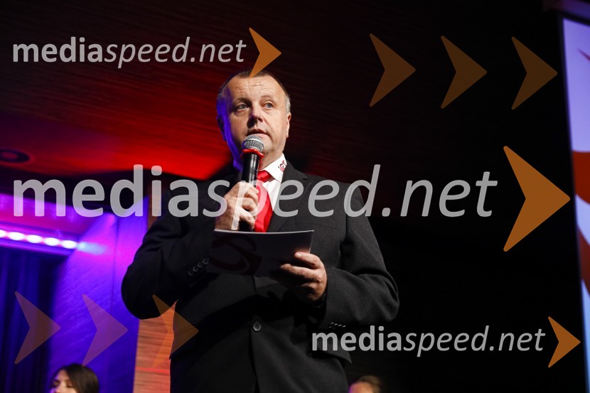  Darko Švetak, Fakulteta za strojništvo, Univerza v LjubljaniInženirka leta 2019 je Aida Kamišalić Latifić