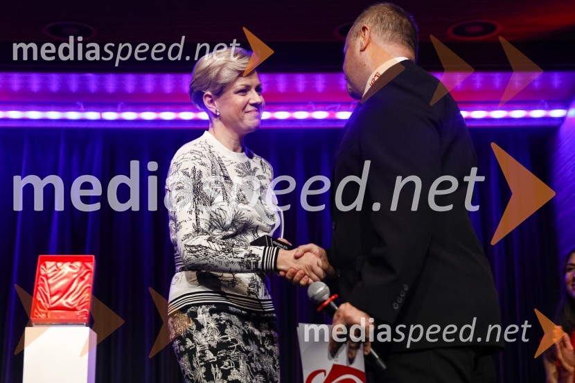 dr. Aida  Kamišalić Latifić,  Fakulteta za elektrotehniko, računalništvo in informatiko, Univerza v Mariboru;  Darko Švetak, Fakulteta za strojništvo, Univerza v LjubljaniInženirka leta 2019 je Aida Kamišalić Latifić