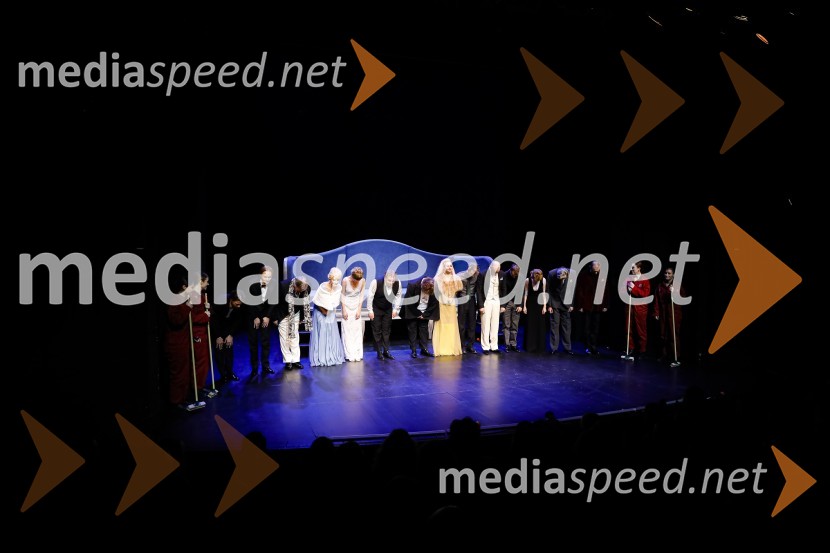 Za narodov blagor, premiera satirične komedije