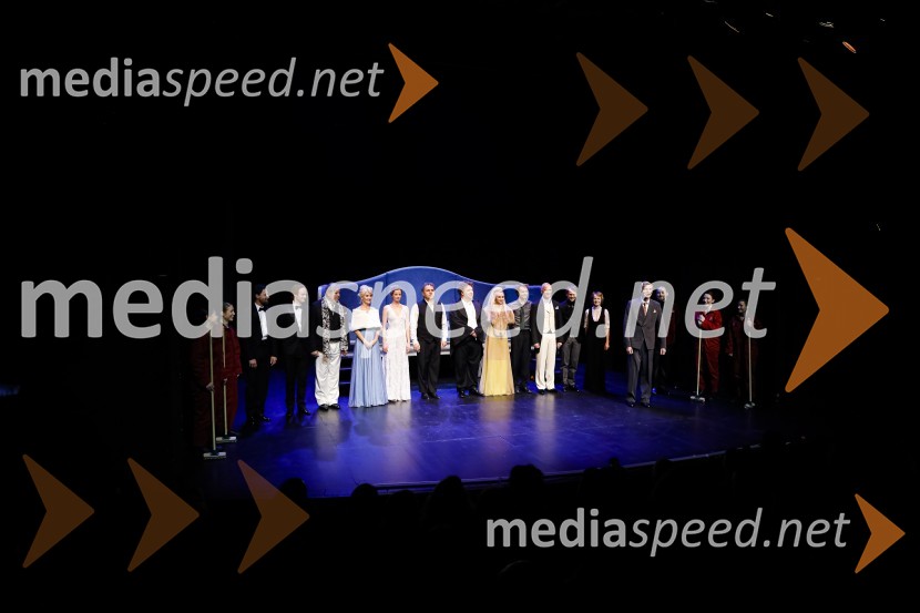 Za narodov blagor, premiera satirične komedije