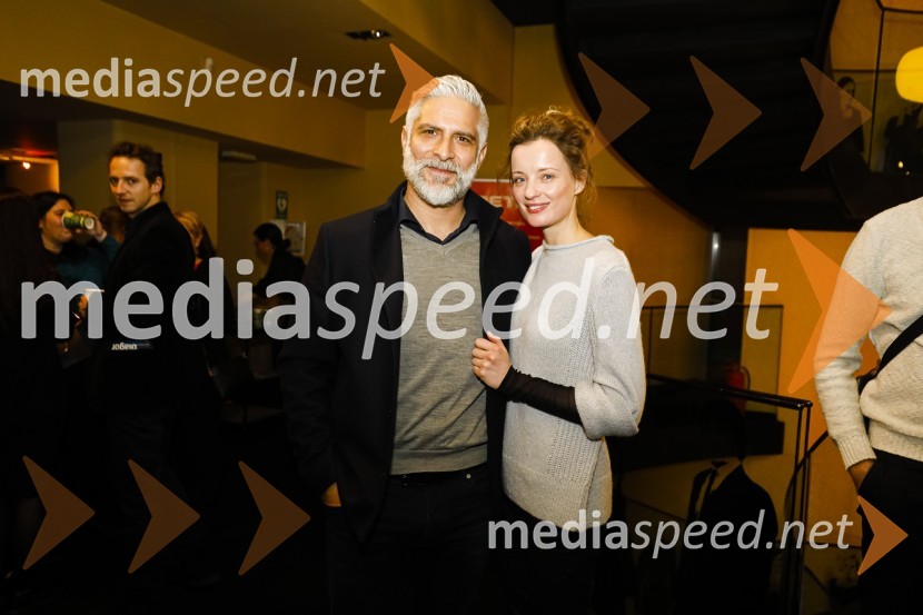  Sebastian Cavazza, dramski in filmski igralec;  Ajda Smrekar, igralkaZa narodov blagor, premiera satirične komedije