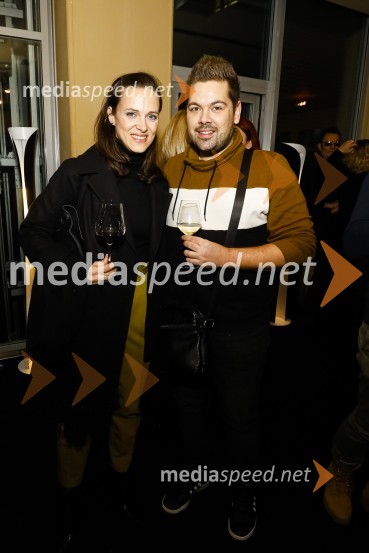  ... ;  Nejc Simšič, novinarZa narodov blagor, premiera satirične komedije