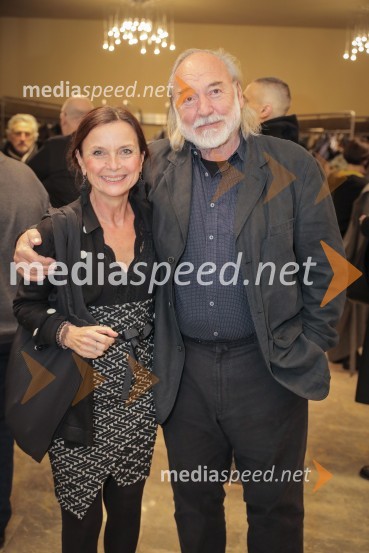  Darja Hlavka Godina, glasbena oblikovalka;  Karpo Godina, režiserKaraoke, premiera glasbene drame