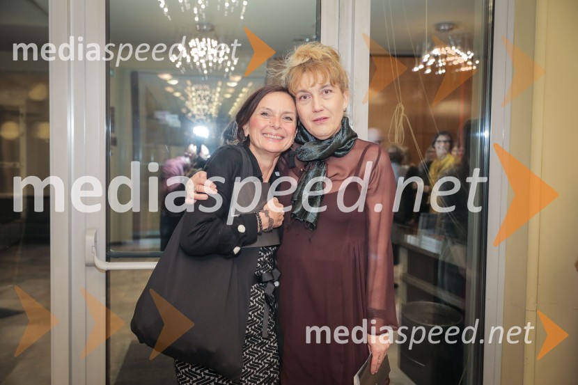  Darja Hlavka Godina, glasbena oblikovalka;  Barbara Hieng Samobor, direktorica in umetniška vodja MGLKaraoke, premiera glasbene drame