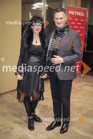 Dr. Jerca Legan Cvikl, antropologinja in predsednica Fundacije Femmes Sans Fronitières;  Milan Martin Cvikl,  član Sveta direktorjev Evropske banke za obnovo in razvoj (EBRD)Karaoke, premiera glasbene drame