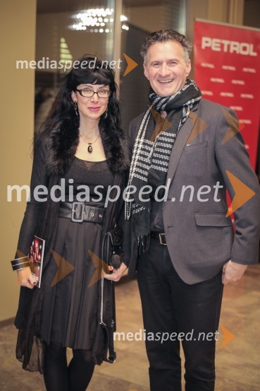 Dr. Jerca Legan Cvikl, antropologinja in predsednica Fundacije Femmes Sans Fronitières;  Milan Martin Cvikl,  član Sveta direktorjev Evropske banke za obnovo in razvoj (EBRD)Karaoke, premiera glasbene drame