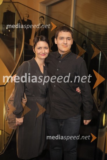  Petra Pogorevc, dramaturginja in urednica knjižnice MGL;  ... Karaoke, premiera glasbene drame