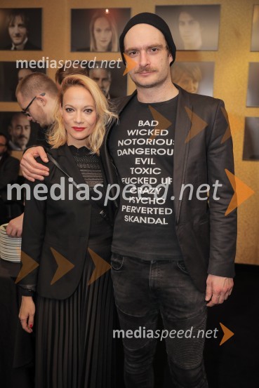  Viktorija Bencik Emeršič, igralka;  Gregor Gruden, igralecKaraoke, premiera glasbene drame