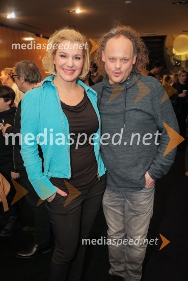  Karin Komljanec, igralka;  Gašper Jarni, igralecKaraoke, premiera glasbene drame