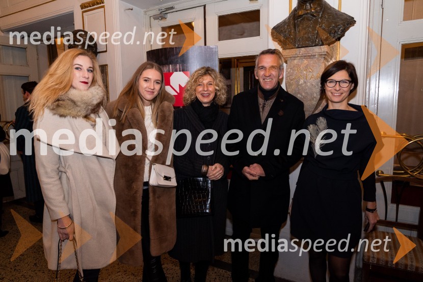  ... ;  ... ;  ... ;  ... ;  Petra Bizjak, Direktoričina pomočnica, poslovni vodja MGLMaria, premiera drame