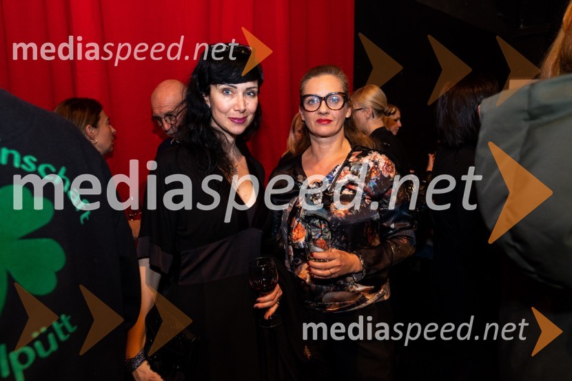 Dr. Jerca Legan Cvikl, antropologinja in predsednica Fundacije Femmes Sans Fronitières;  Tanja Kranjec,  oblikovalka in coachinjaMaria, premiera drame
